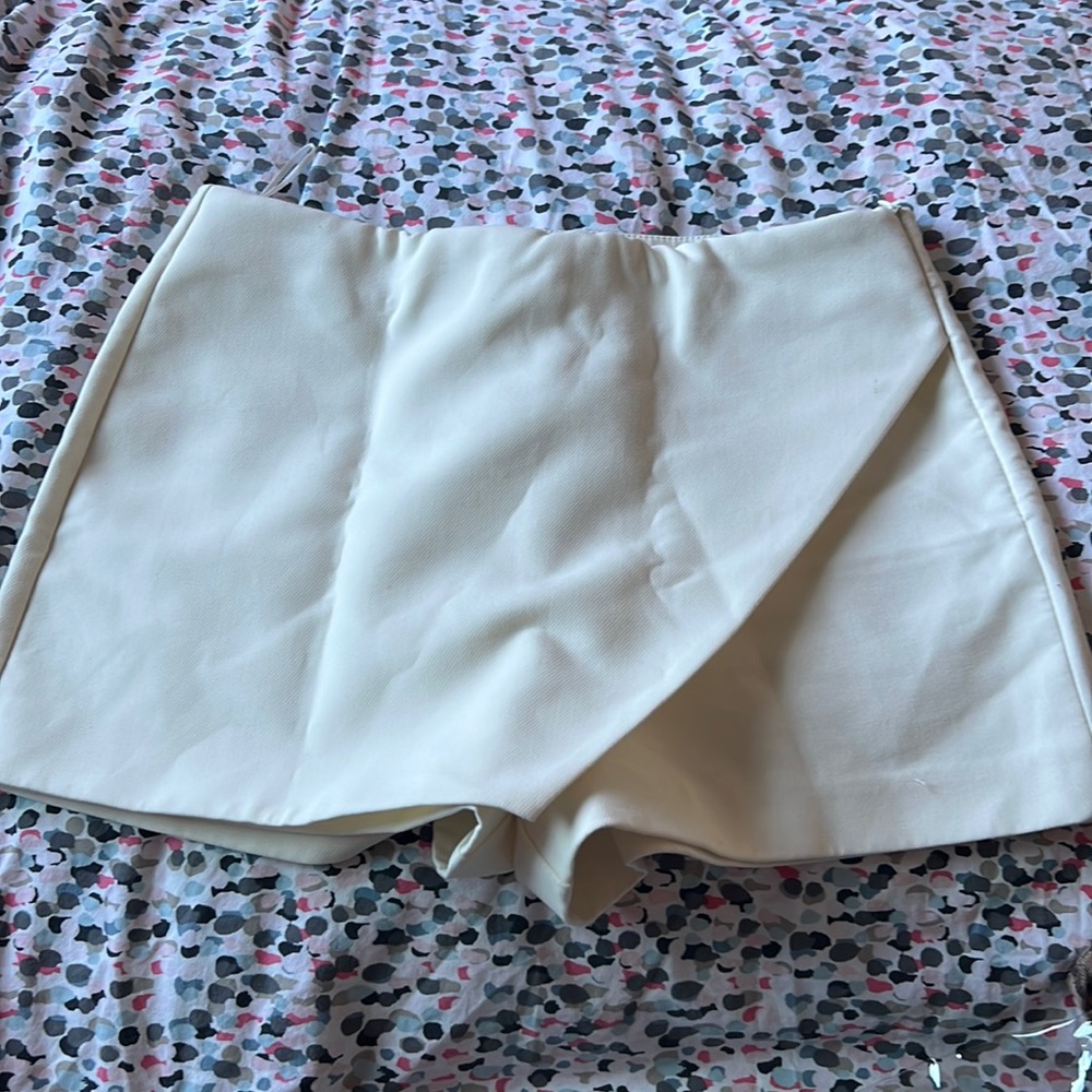 WhitnZara Skort in Large. Worn once - Picture 1 of 3